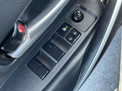Used 2025 Toyota Corolla SE FWD image 24