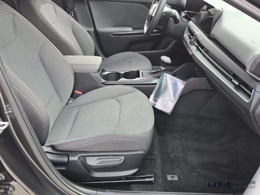 Certified 2025 Kia K4 FWD image 17