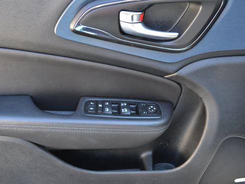 Used 2015 Chrysler 200 S w/ Navigation & Sound Group I image 14