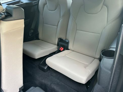 Certified 2026 Volvo XC90 B5 Core AWD/4WD image 18