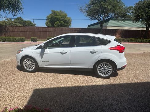 Used 2018 Ford Focus Electric Hatchback FWD image 9