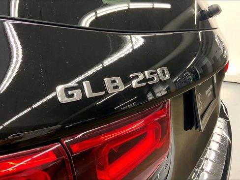 Certified 2022 Mercedes-Benz GLB 250 image 14