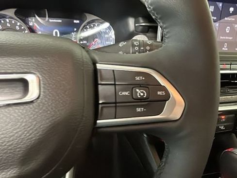 Used 2023 Jeep Compass Latitude AWD/4WD image 16