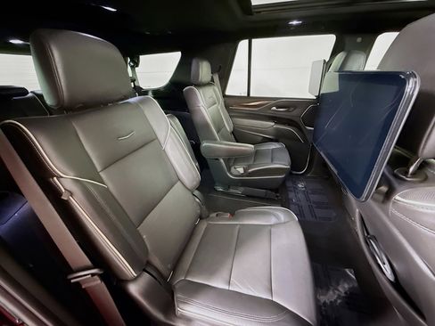 Used 2021 Cadillac Escalade Premium Luxury image 28