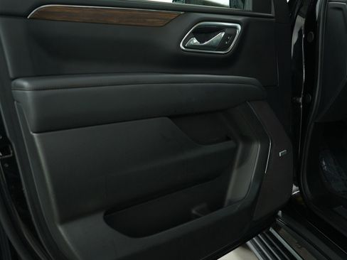 Used 2024 Chevrolet Suburban High Country image 22