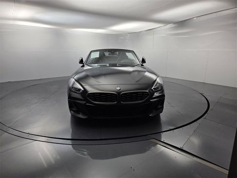 Used 2023 BMW Z4 M40i w/ Premium Package image 4