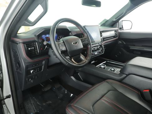 Used 2022 Ford Expedition Max Limited image 4