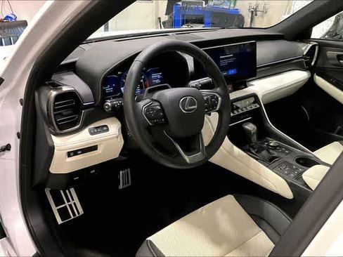Used 2026 Lexus IS 350 F Sport w/ Technology Package AWD/4WD image 17