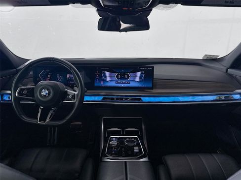 Used 2023 BMW 740i w/ Parking Assistance Package RWD image 3