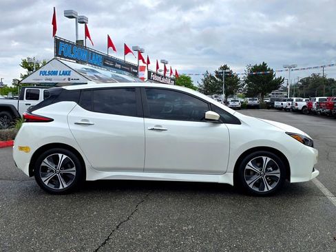 Used 2022 Nissan Leaf SV image 7