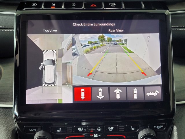 Used 2023 Jeep Grand Cherokee L Limited w/ Luxury Tech Group II AWD/4WD image 11
