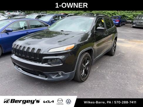 Used 2016 Jeep Cherokee Latitude FWD image 1