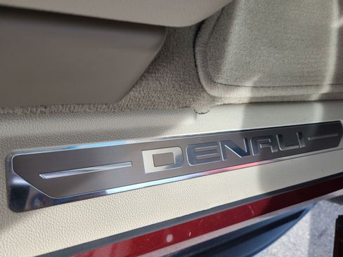 Used 2020 GMC Yukon Denali w/ Open Road Package AWD/4WD image 16