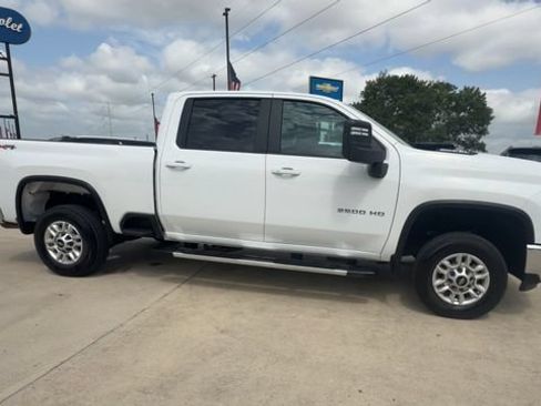Certified 2025 Chevrolet Silverado 2500 LT w/ Convenience Package AWD/4WD image 9