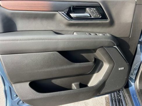 New 2026 GMC Yukon Denali w/ Sun & Power Step Package image 16