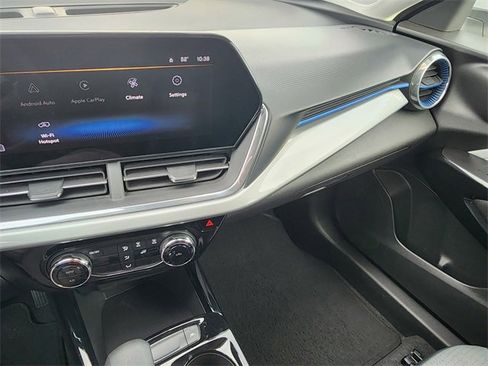 Used 2025 Chevrolet Trax LT image 25