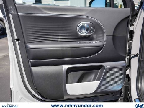 New 2026 Hyundai Ioniq 9 Limited AWD/4WD image 24