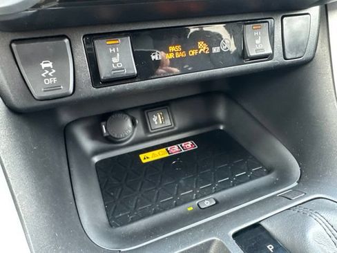 Used 2023 Toyota RAV4 XSE AWD/4WD image 13