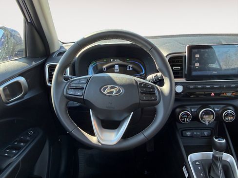 New 2025 Hyundai Venue SEL image 12