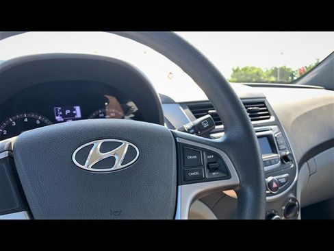 Used 2015 Hyundai Accent GS FWD image 9