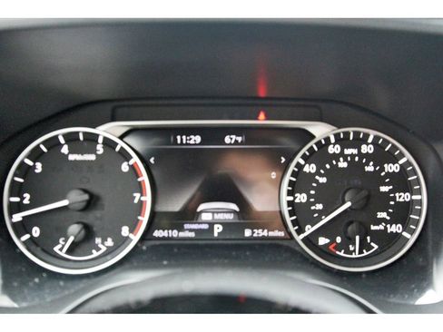 Used 2023 Nissan Rogue SV image 10