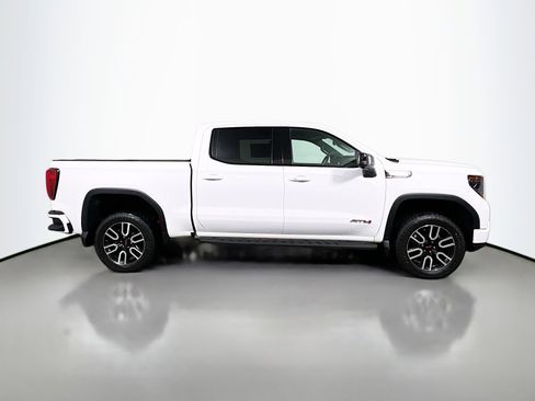 Used 2022 GMC Sierra 1500 AT4 w/ AT4 Premium Package image 3