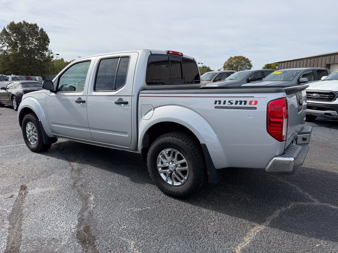 Used 2018 Nissan Frontier SV AWD/4WD image 3