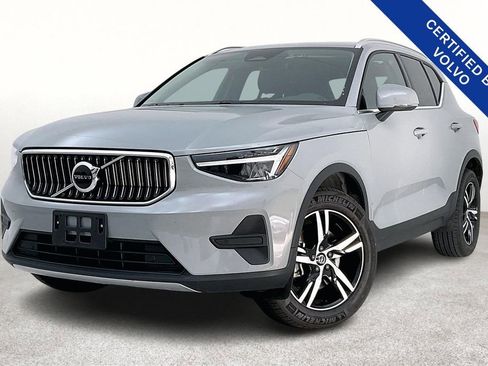 Certified 2025 Volvo XC40 B5 Core image 15