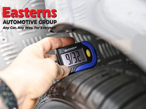 Used 2021 Toyota Avalon XSE image 27