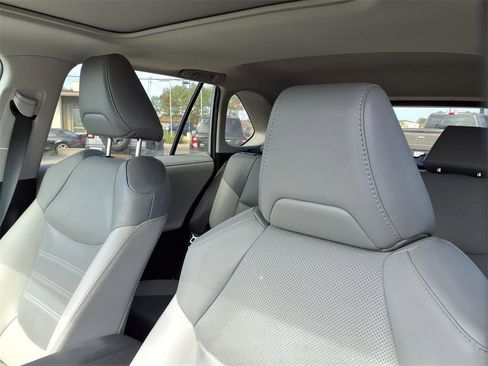 Used 2023 Toyota RAV4 Limited image 17