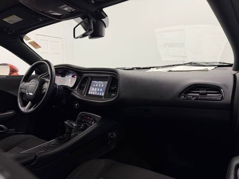 Used 2022 Dodge Challenger SXT image 21