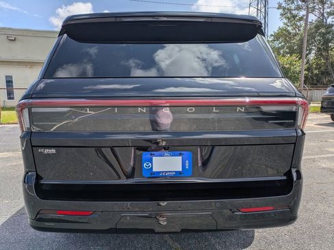New 2026 Lincoln Navigator Reserve w/ Jet Appearance Package AWD/4WD image 5