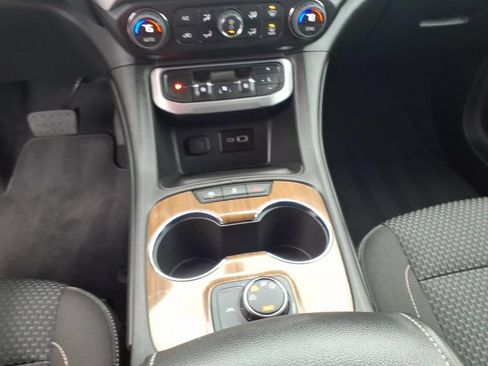 Used 2023 GMC Acadia SLE AWD/4WD image 15
