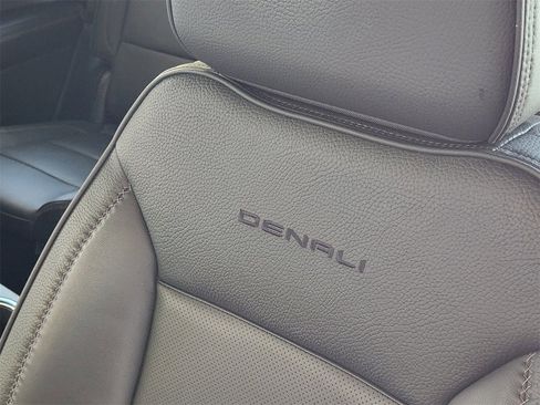 Used 2025 GMC Yukon Denali image 14