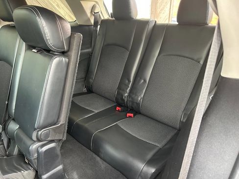 Used 2015 Dodge Journey Crossroad w/ Flexible Seating Group image 16