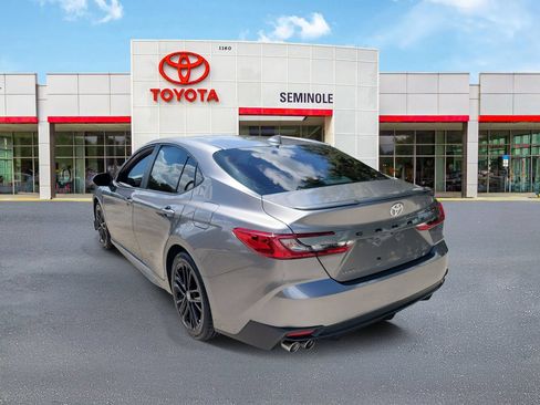 Used 2025 Toyota Camry SE FWD image 4