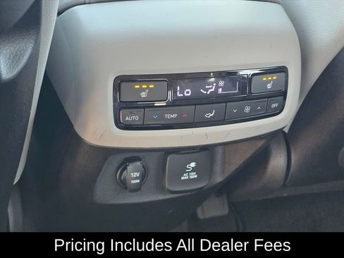 Used 2022 Hyundai Palisade SEL w/ Premium Package FWD image 14