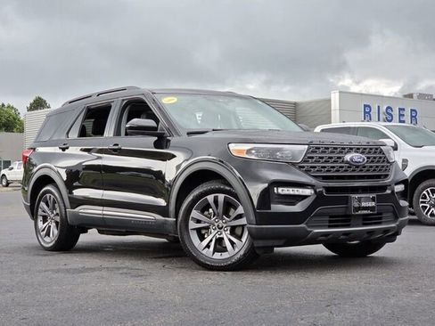 Certified 2022 Ford Explorer XLT w/ Equipment Group 202A AWD/4WD image 22