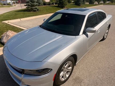 Used 2021 Dodge Charger SXT w/ Leather Interior Group RWD image 2