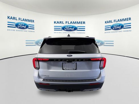 New 2026 Ford Explorer Active RWD image 4