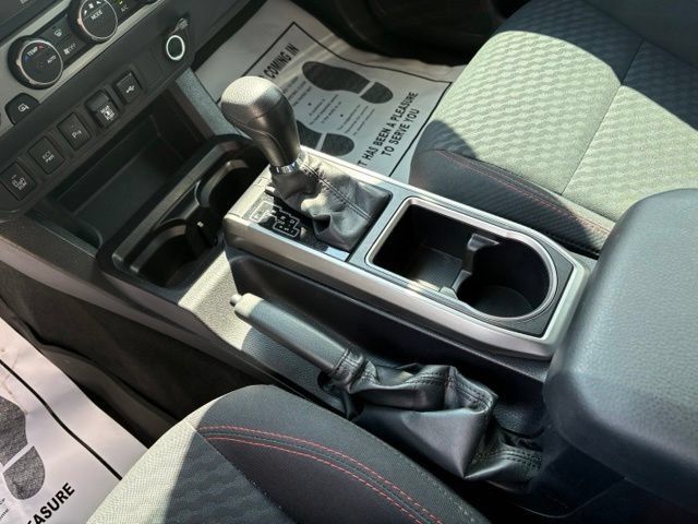 Used 2022 Toyota Tacoma SR5 AWD/4WD image 20
