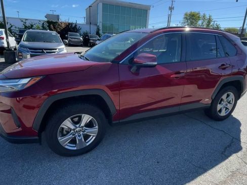 Used 2022 Toyota RAV4 XLE w/ Convenience Package AWD/4WD image 6