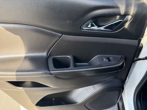 Used 2018 GMC Acadia SLT image 18