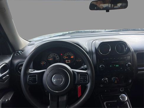 Used 2015 Jeep Patriot Sport FWD image 19