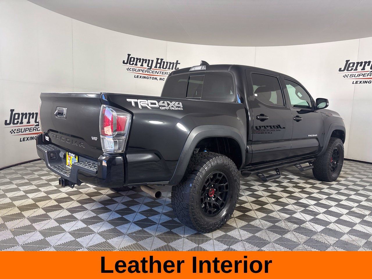 Used 2021 Toyota Tacoma TRD Off-Road w/ TRD Premium Off Road Package AWD/4WD image 5
