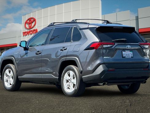 Certified 2020 Toyota RAV4 XLE w/ Convenience Package AWD/4WD image 5