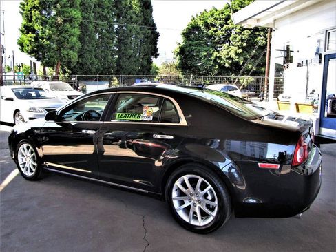 Used 2009 Chevrolet Malibu LTZ w/ Rear Power Package FWD image 9
