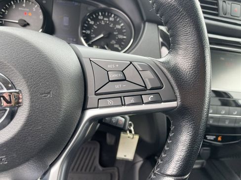 Used 2020 Nissan Rogue S w/ Special Edition Package image 17