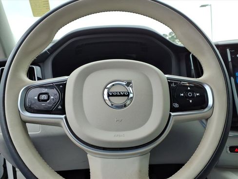 Certified 2023 Volvo XC60 B5 Plus image 22