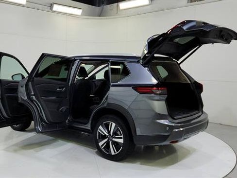 Certified 2026 Nissan Rogue SL FWD image 31
